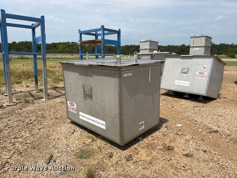(2) Tanks - photo 3