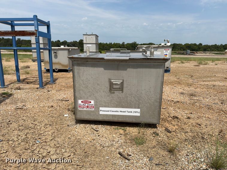 (2) Tanks - photo 4