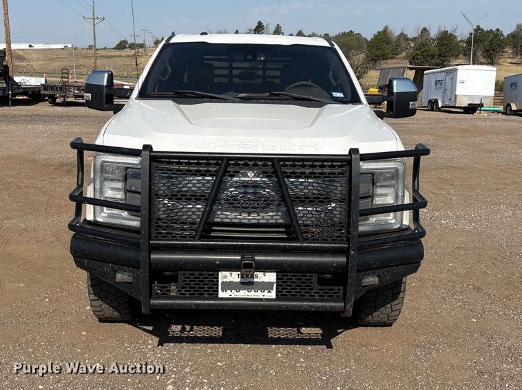 2018 Ford F350 Super Duty Crew Cab Flatbed Pickup Truck - photo 2