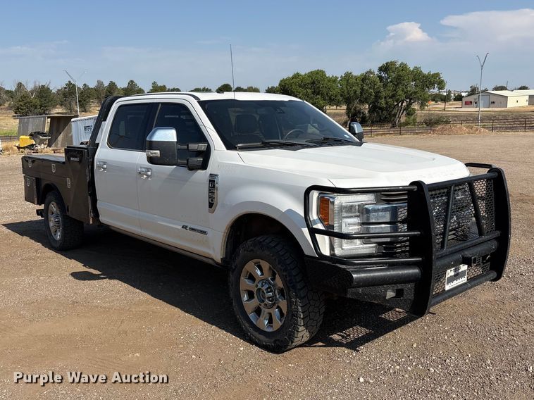 2018 Ford F350 Super Duty Crew Cab Flatbed Pickup Truck - photo 3