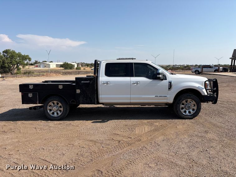 2018 Ford F350 Super Duty Crew Cab Flatbed Pickup Truck - photo 4