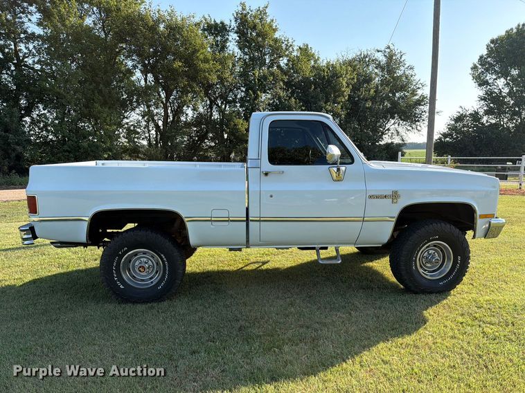 1986 Chevrolet C10 Custom Deluxe Pickup Truck - photo 4