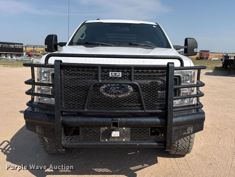 2018 Ford F250 Super Duty XL Crew Cab Flatbed Pickup Truck - photo 2
