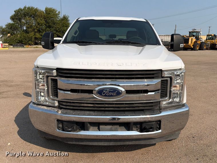 2017 Ford F250 Super Duty XLT Ext. Cab Pickup Truck - photo 2