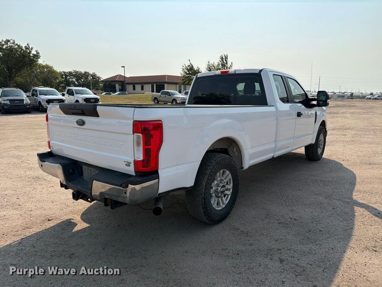 2017 Ford F250 Super Duty XLT Ext. Cab Pickup Truck - photo 5