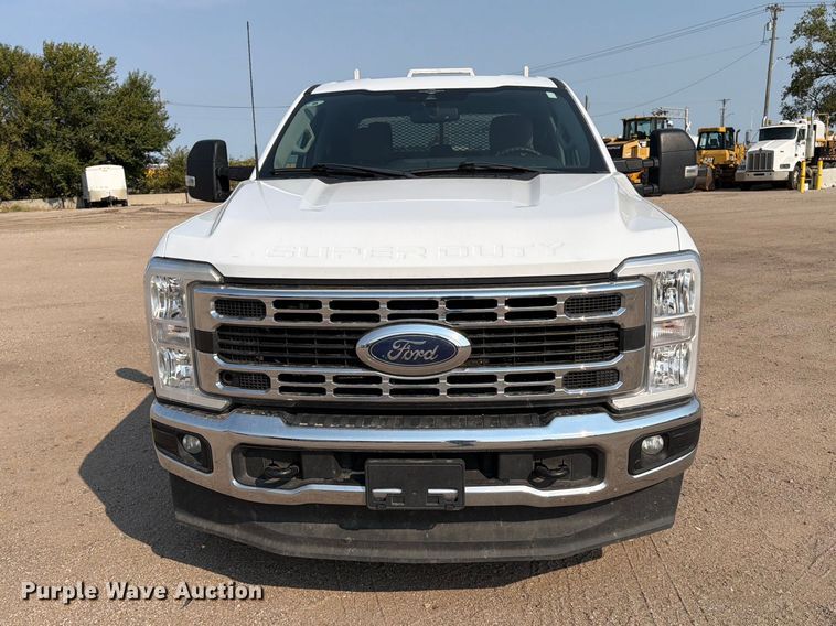 2023 Ford F250 Super Duty XL Crew Cab Pickup Truck - photo 2