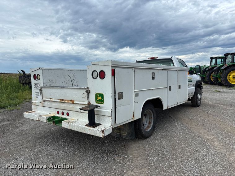2005 Chevrolet Silverado 3500 Utility Bed Pickup Truck - photo 5