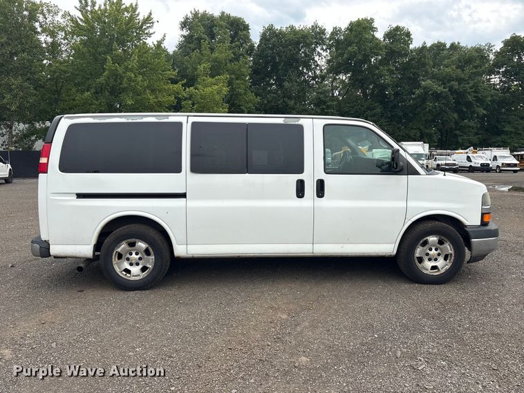 2012 Chevrolet Express 1500 Van - photo 4