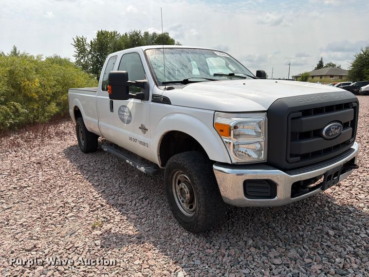 2013 Ford F350 Super Duty Ext. Cab Pickup Truck - photo 3