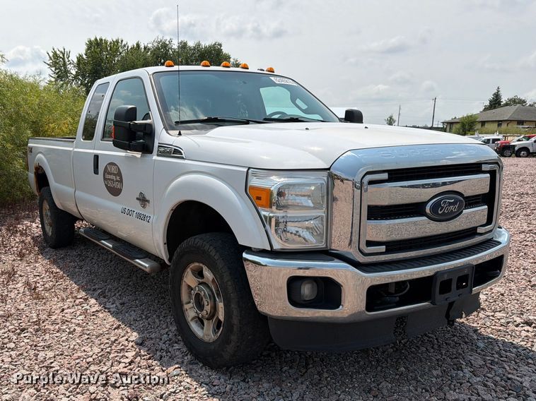 2015 Ford F350 Super Duty Ext. Cab Pickup Truck - photo 3