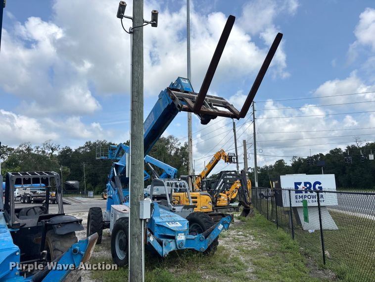 2012 Genie GTH-1056 Telehandler - photo 4