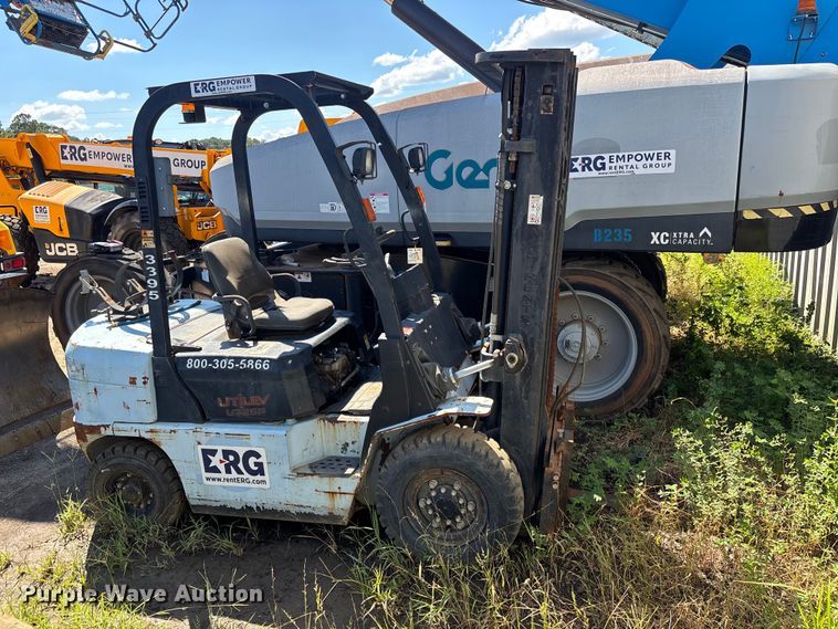 2015 Utilev UT25P Forklift - photo 2