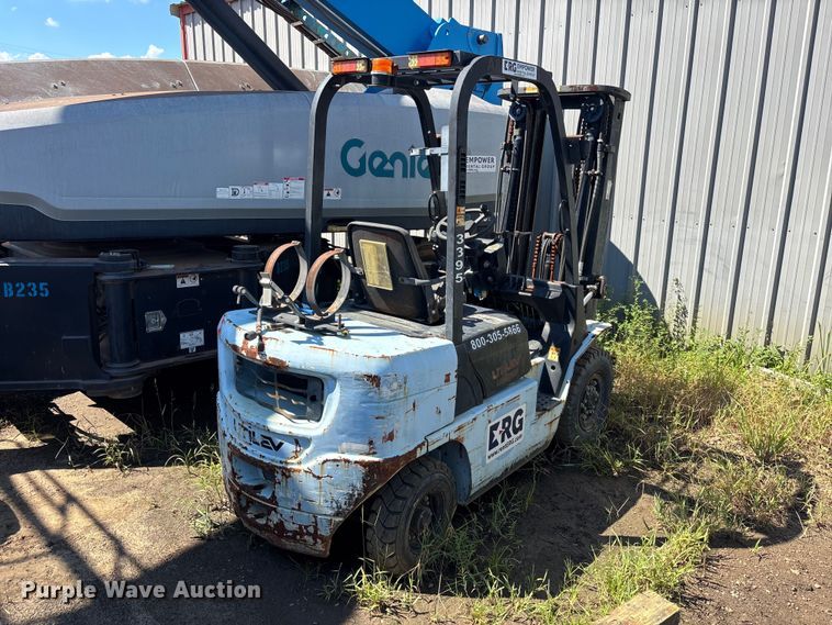 2015 Utilev UT25P Forklift - photo 3