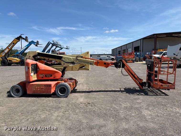 2013 JLG E400AJPN Boom Lift - photo 4