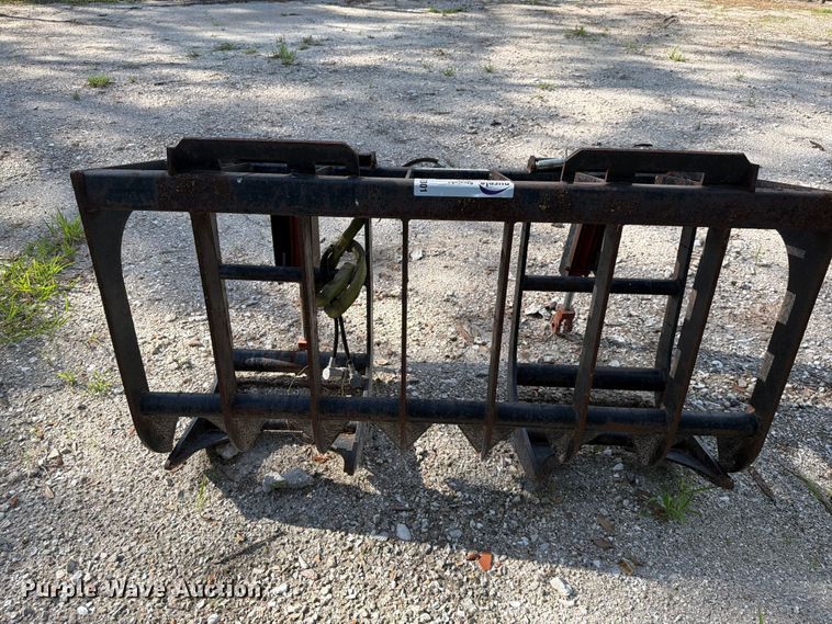 Skid Steer Grapple Bucket - photo 2