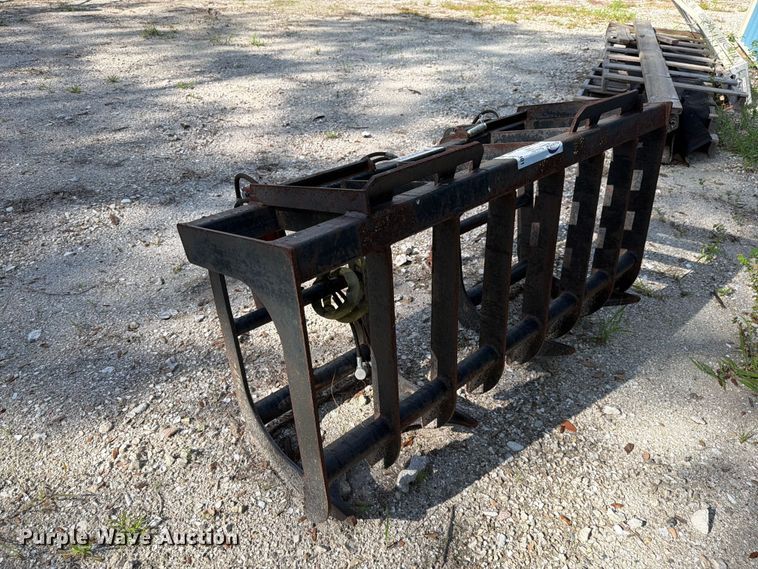 Skid Steer Grapple Bucket - photo 3