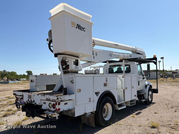 2012 International 4300 Bucket Truck - photo 5
