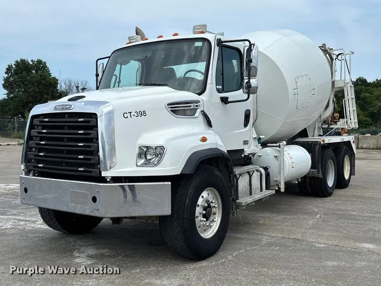 2015 Freightliner 114SD Ready Mix Truck