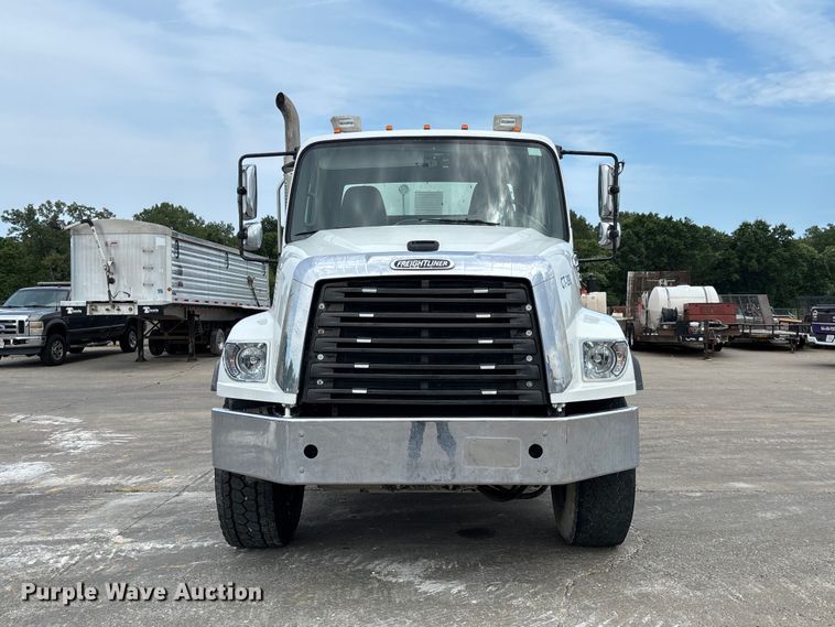 2015 Freightliner 114SD Ready Mix Truck - photo 2