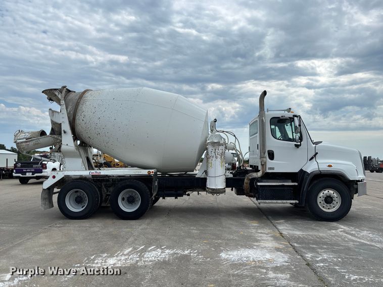 2015 Freightliner 114SD Ready Mix Truck - photo 4