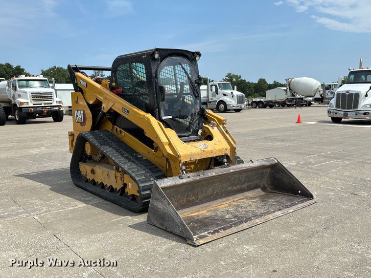 2022 Caterpillar 299D3 Tracked Skid Steer Loader - photo 3
