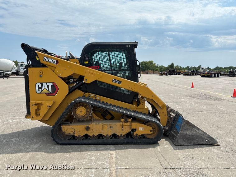 2022 Caterpillar 299D3 Tracked Skid Steer Loader - photo 4