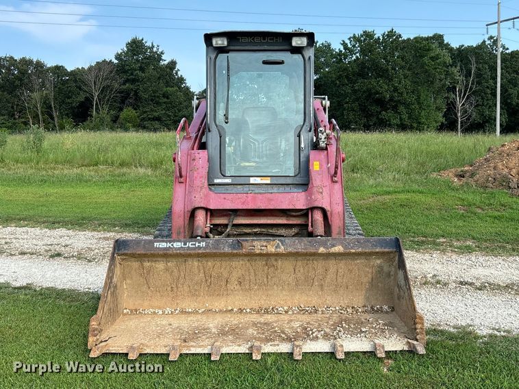 2012 Takeuchi TL12 Tracked Skid Steer Loader - photo 2