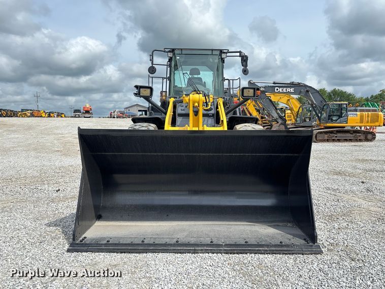 Komatsu WA380-8 Wheel Loader - photo 2