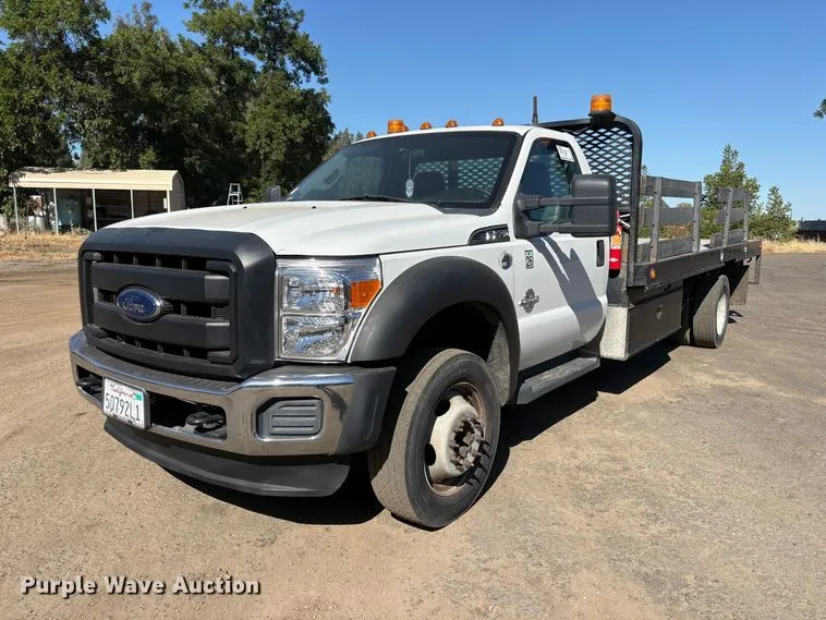 2014 Ford F550 Super Duty Flatbed Truck