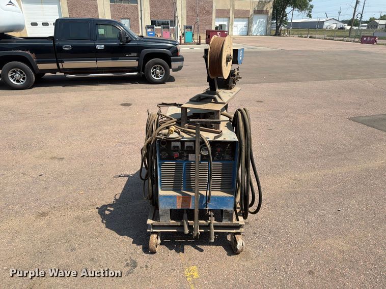 Miller Delta Weld 450 Welder - photo 2