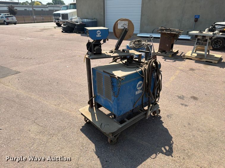 Miller Delta Weld 450 Welder - photo 5