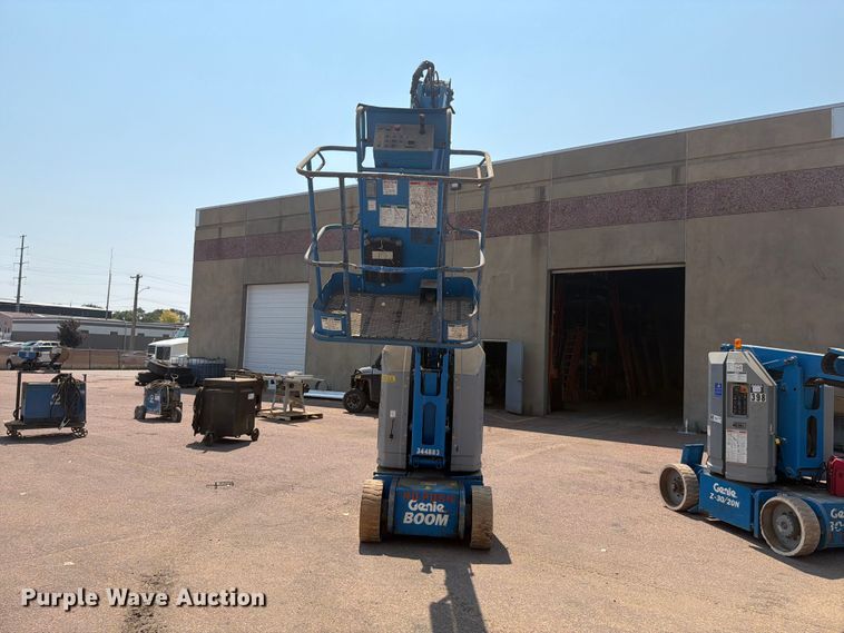 2001 Genie Z-30N Boom Lift - photo 2