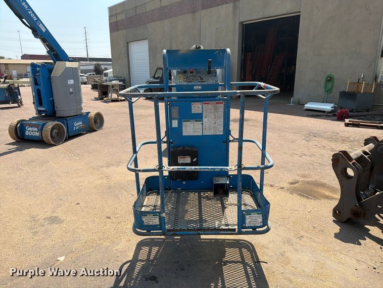 2004 Genie Z-30/20N Boom Lift - photo 2