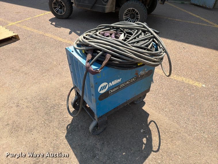 Miller Dialarc 250 Welder - photo 5