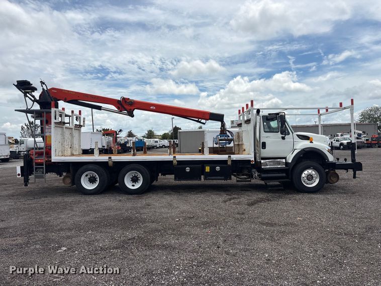 2010 International WorkStar 7600 Grapple Truck - photo 4