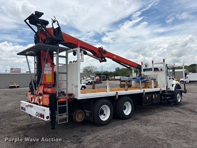 2010 International WorkStar 7600 Grapple Truck - photo 5