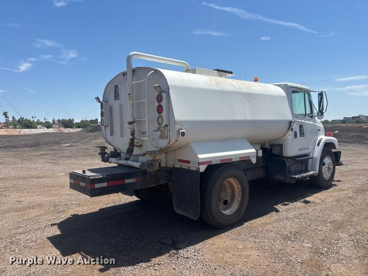 2000 Freightliner FL70 Water Truck - photo 5