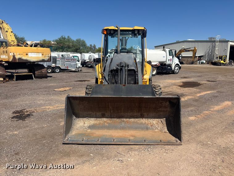 2014 Volvo BL70B Backhoe - photo 2
