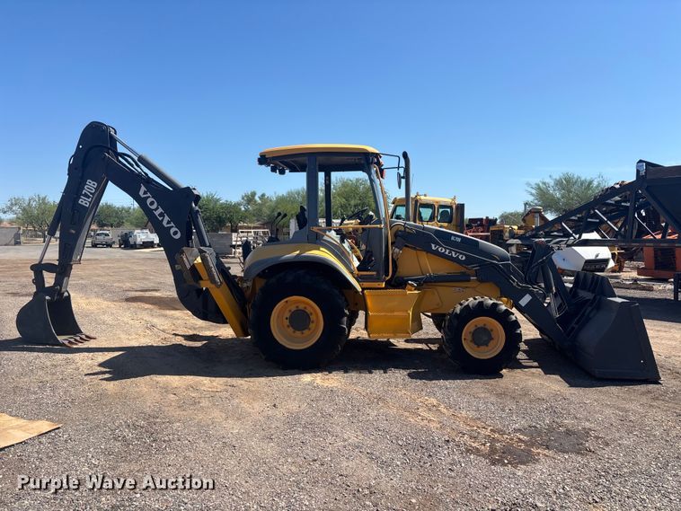 2014 Volvo BL70B Backhoe - photo 4