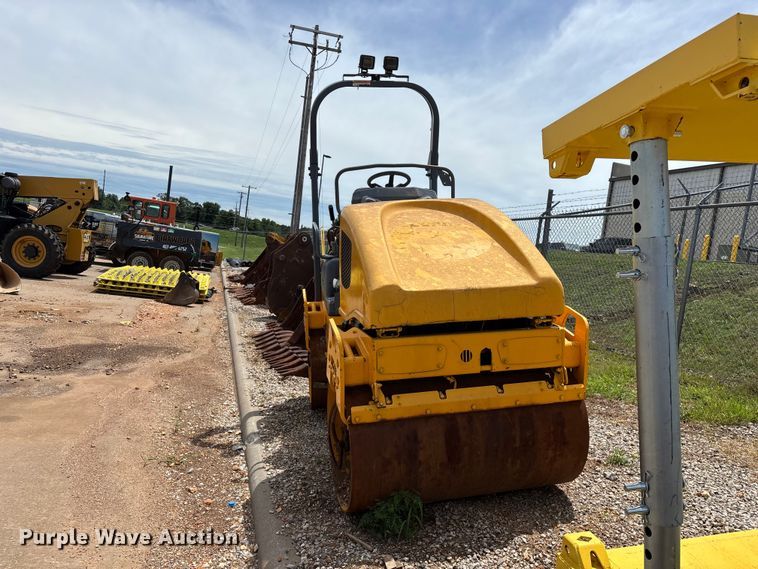 2010 Volvo DD24 Double Drum Vibratory Roller - photo 2