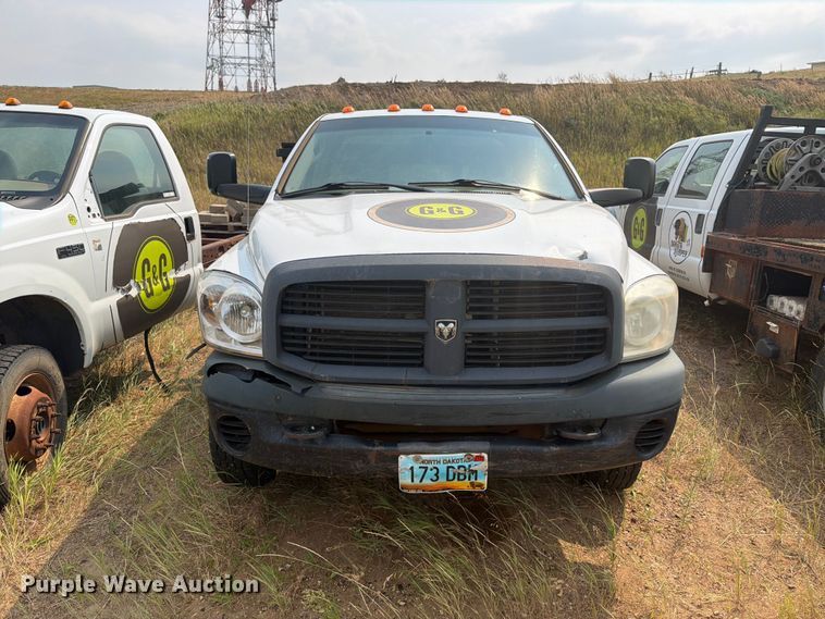 2009 Dodge Ram 3500 Flatbed Pickup Truck - photo 2