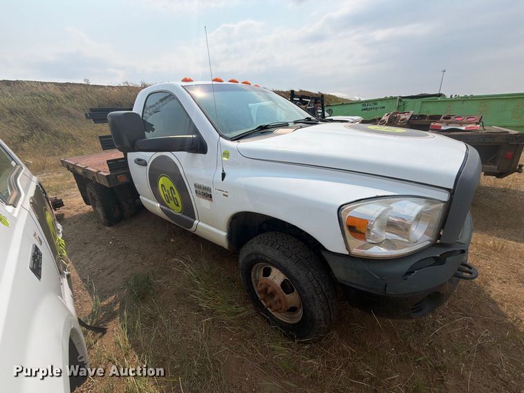 2009 Dodge Ram 3500 Flatbed Pickup Truck - photo 4