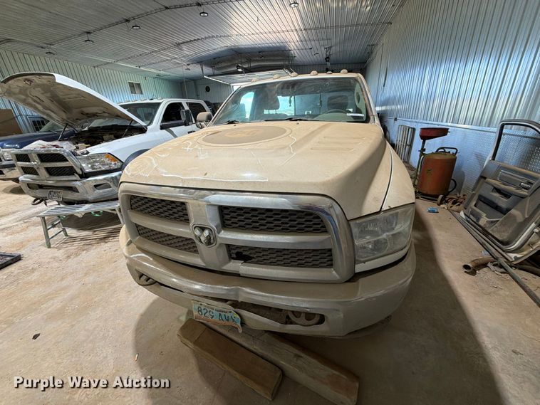 2014 RAM 3500 Pickup Truck - photo 2