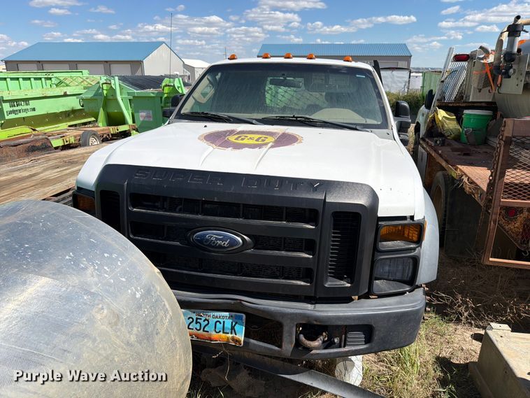 2008 Ford F450 Super Duty Flatbed Truck - photo 2