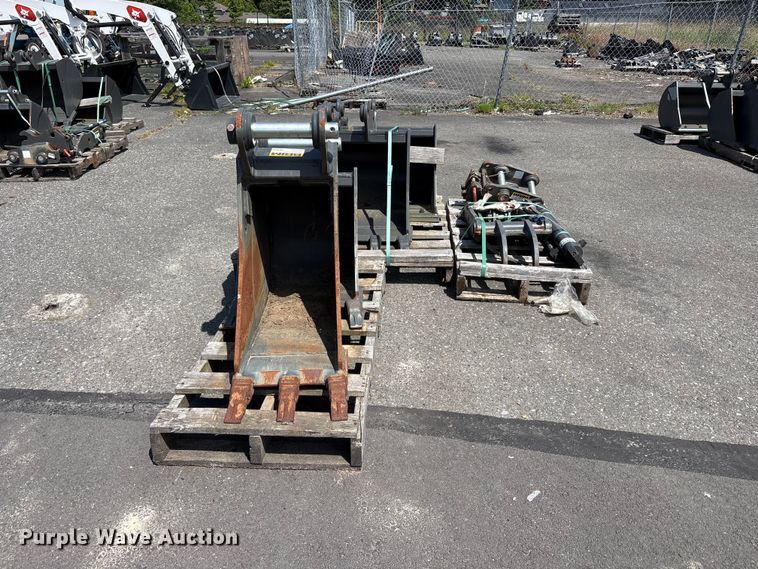CNH Industrial Excavator Attachments - photo 2