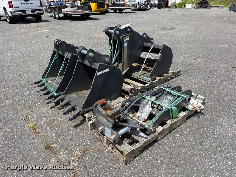 CNH Industrial CNH33.37 Excavator Attachments
