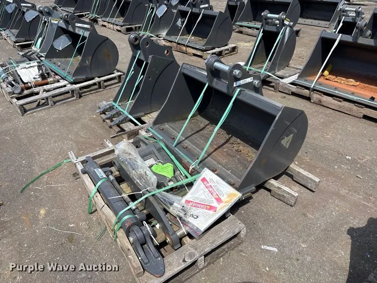 CNH Industrial CNH33.37 Excavator Attachments