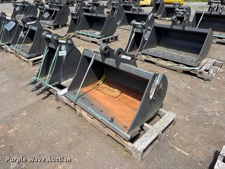 (2) CNH Industrial CNH33.37 Excavator Buckets