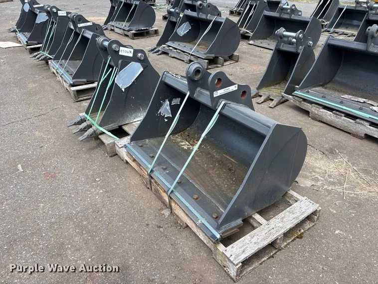 (2) CNH Industrial CNH33.37 Excavator Buckets