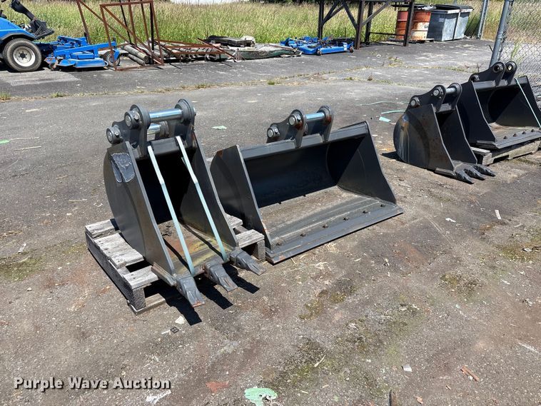 (2) CNH Industrial Excavator Buckets - photo 3
